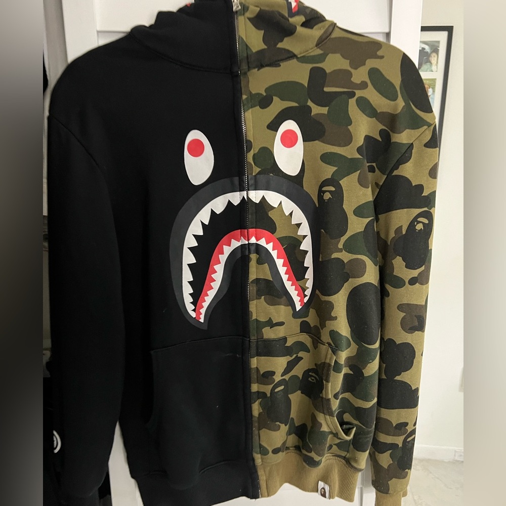 A bathing ape zip up hoodie